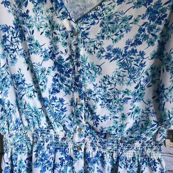 NWT Emaline Blue & White Short Bell Sleeves Boho Top Blouse Size M - Picture 2 of 6